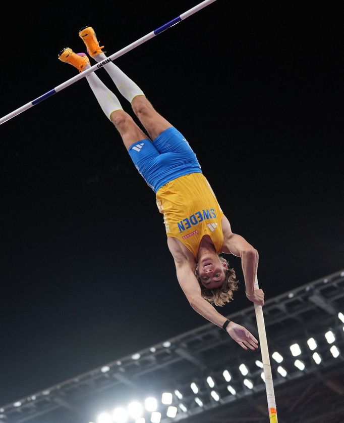Švédský tyčkař Armand Duplantis a jeho rekord při MS v atletice 2025 v Tokiu