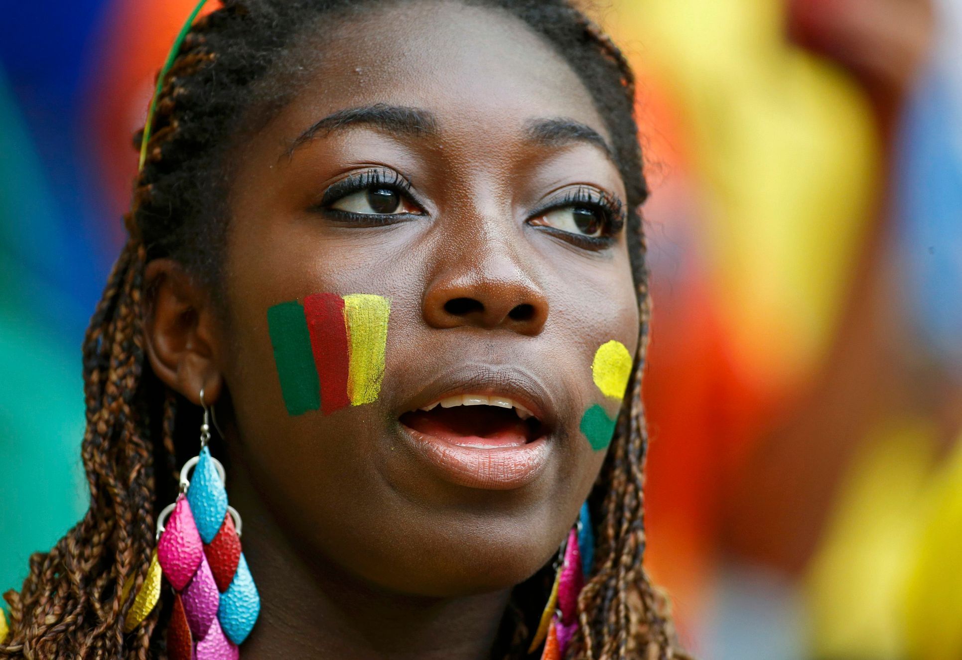 Kamerunská fanynka na MS ve fotbale 2014