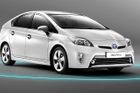 Hybridní automobily dokáží za určitých podmnínek dosahovat podobně nizké spotřeby jako dieselové vozy. Prius má kombinovanou spotřebu 3,9 l/100 km. Ovšem benzínu