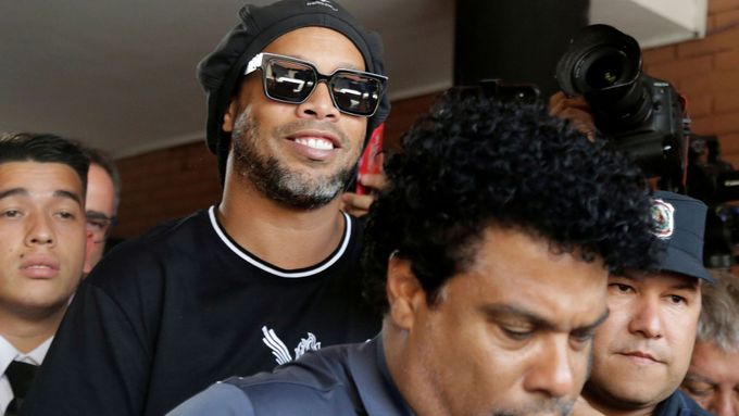 Ronaldinho po zadržení v paraguajském Asunciónu.