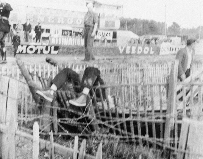 Tragédie na automobilové závodě Le Mans si v roce 1955 vyžádala 83 lidských životů.