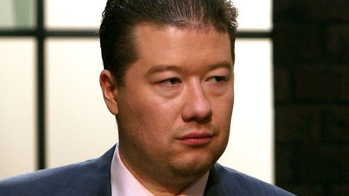 Tomio Okamura.