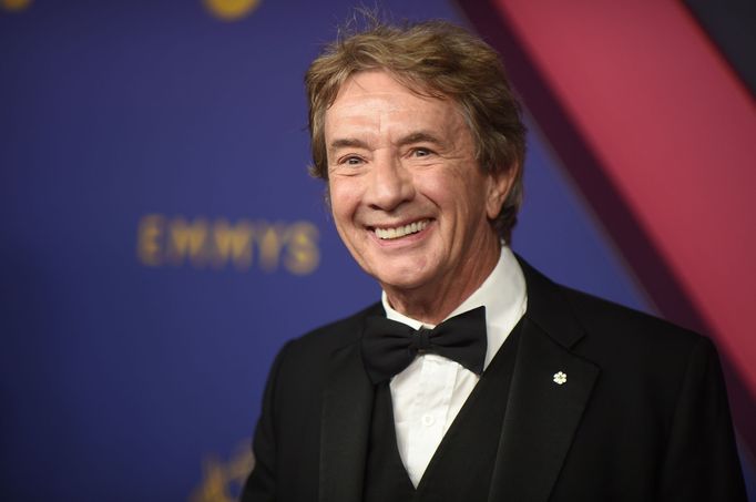 Na snímku z předávání cen Emmy je herec Martin Short.