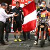 Rallye Dakar 2018, 1. etapa: peruánský prezident Pedro Pablo Kuczynski a Sam Sunderland, KTM