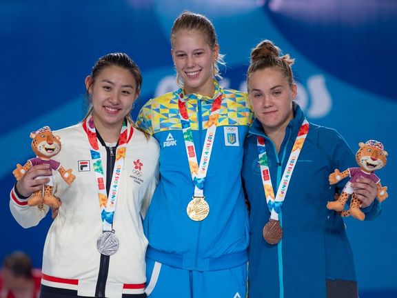 Veronika Bieleszová na olympiádě mládeže 2018 (vpravo)