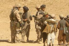 Český voják zahynul v Afghánistánu. Pod lavinou bahna