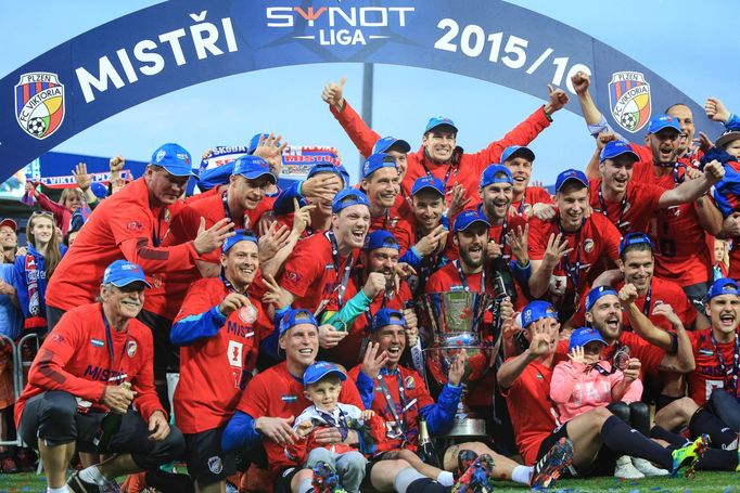 Viktoria Plzeň slaví titul mistra sezony 2015-16