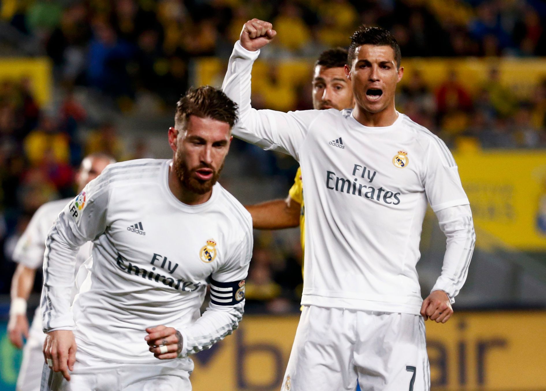 Sergio Ramos a Cristiano Ronaldo slaví branku Realu Madrid