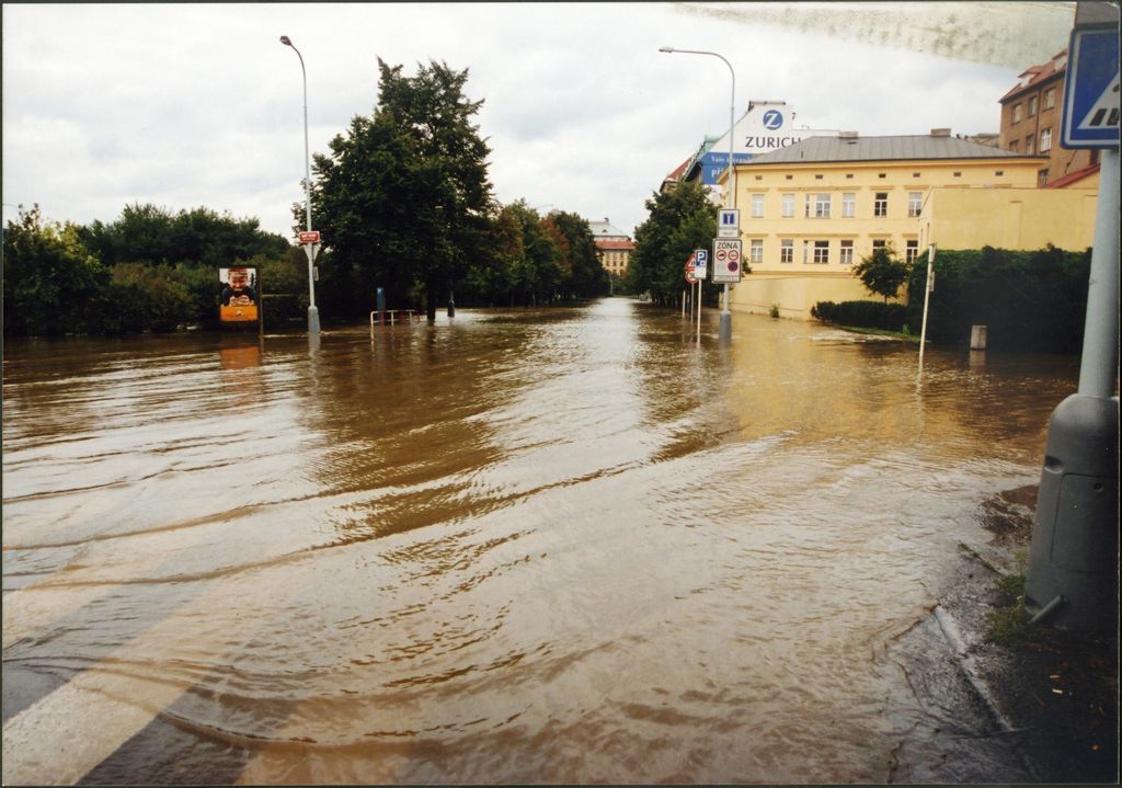 povodeň praha 2002