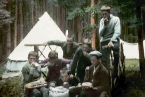 Před 110 lety vyrazili čeští skauti poprvé tábořit. Dnes zápasí s kůrovcem i suchem
