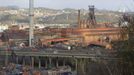 A view of the ArcelorMittal high furnace of Ougree, near Liege January 28, 2013. ArcelorMittal the world's largest steel producer, plans to shut a coke plant and six finishing lines at its site in Liege Belgium, affecting 1,300 employees, the group said on last week. REUTERS/Yves Herman (BELGIUM - Tags: BUSINESS CIVIL UNREST BUSINESS EMPLOYMENT) Published: Led. 28, 2013, 2:43 odp.