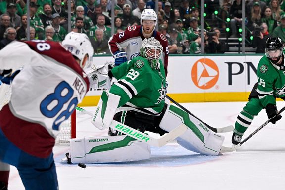 Martin Nečas v sérii prvního kola Stanley Cupu proti Dallasu