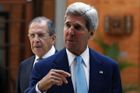 Dobrý start, pochválil Kerry Sýrii za likvidaci zbraní