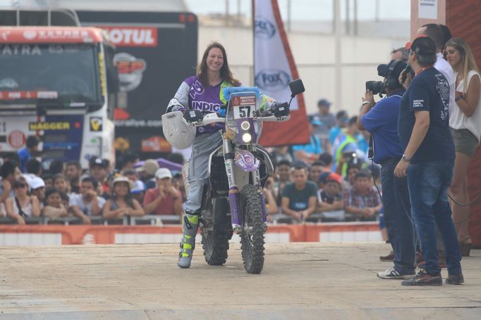 Gabriela Novotná na startu Rallye Dakar 2019