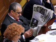 Foreign Minister Karel Schwarzenberg and Defence Minister Vlasta Parkanová will not slow down