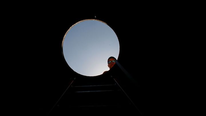 Žárlivý Mexičan kopal tunel pod domem expřítelkyně, uvázl v něm