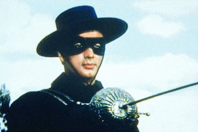 Pierre Brice jako Zorro ve filmu Samson and the Slave Queen z roku 1963