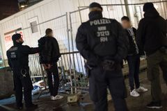 Betonové zábrany a 1500 policistů. Německý Kolín nad Rýnem zpřísní bezpečnost na silvestra