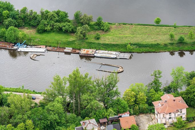 Labe z výšky: letecké fotografie od Mělníka po Pradubice