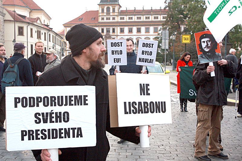 Demonstrace pro i proti Lisabonské smlouvě