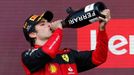 Carlos Sainz junior slaví triumf ve VC Británie F1 2022