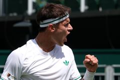 Mega Menšík, hlásil Wimbledon. Nadšení stoupá, teenager pobavil přiznáním