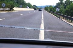 Silnice budou mít drsnější povrch, kvůli nehodám