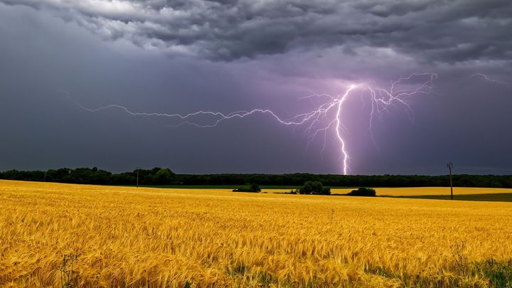 Letní bouřky budou silnější. Častěji dorazí i královna všech bouří, říká meteoroložka