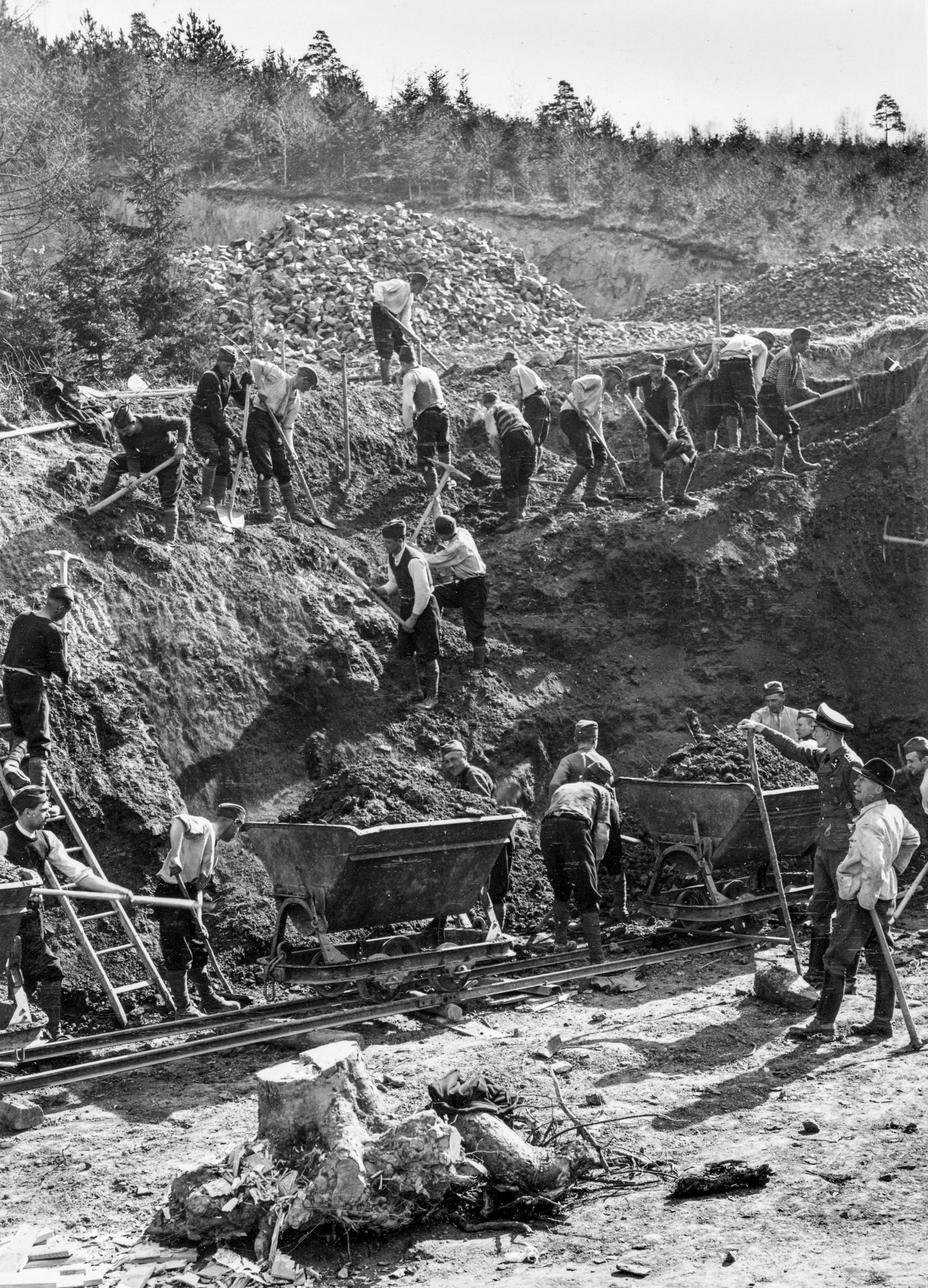 Koncentrační tábor Hradištko a neznámý příběh španělských vězňů, Koncentrační tábor Hradištko, Koncentrační tábor, Benešovsko, historie, Magazín