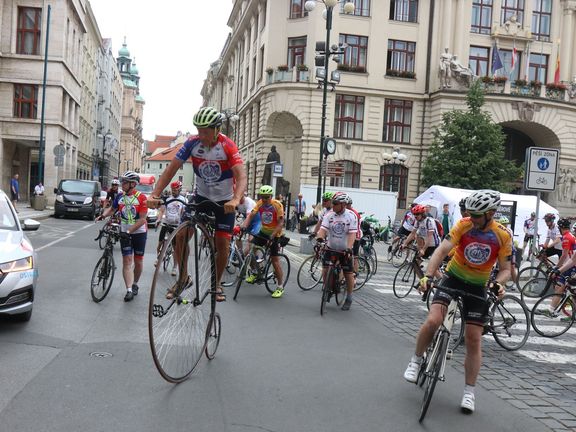 Josef Zimovčák takto vyjížděl od pražského magistrátu 9. června 2021 na další část dobročinné cyklotour