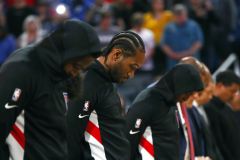 NBA se hrála ve stínu Bryantovy smrti, týmy uctily legendu porušením pravidla