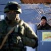Rusové na ukrajinské vojenské základně v Sevastopolu