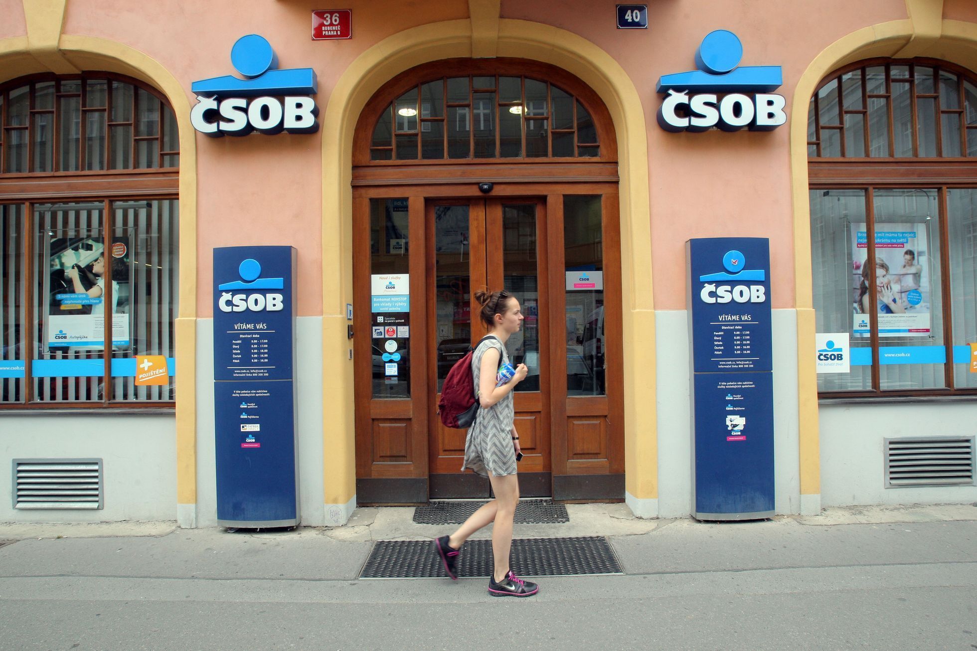 ilustrační fotografie, banka, ČSOB, bankomat, 2017