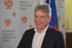 Premiér Babiš by měl podat žalobu, říká Onderka k postupu prezidenta Zemana