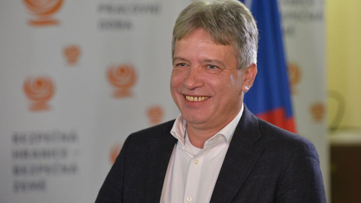 Premiér Babiš by měl podat žalobu, říká Onderka k postupu prezidenta Zemana