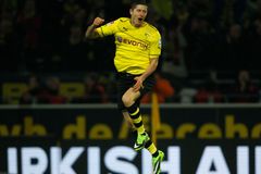 Lewandowski pomohl Dortmundu 100. gólem do finále poháru