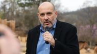 Pražská zoo, nová expozice a pavilon Gobi, koně převalského - ředitel zoo Miroslav Bobek