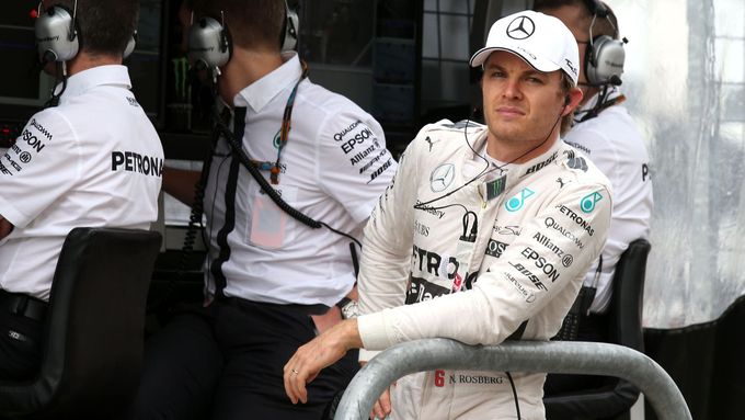 Nico Rosberg nemá v těchto dnech příliš důvodů k úsměvu.