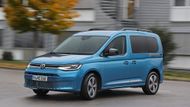 Volkswagen Caddy je základem Fordu Tourneo Connect, má ale také bohatší nabídku motorů než model s modrým oválem. Benzinová patnáctistovka nabízí stejných 84 kW, dvoulitrový turbodiesel ale 55, 75 nebo 90 kW. Pro motory s výkonem nad 80 kW se volitelně dodává dvouspojkový sedmistupňový automat, 90kW diesel s manuální převodovkou má i pohon všech kol.