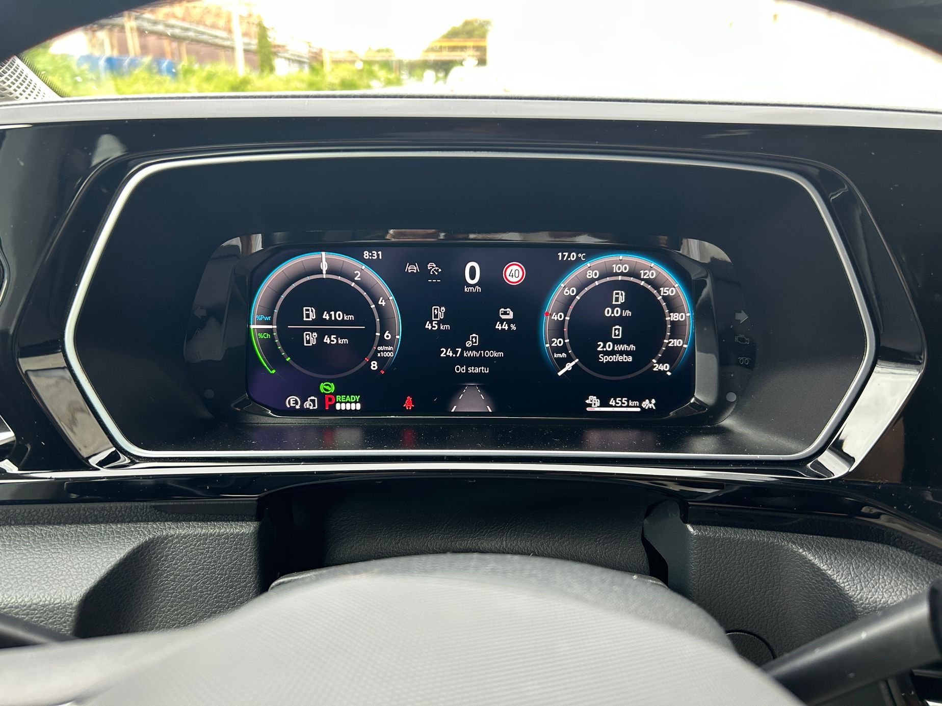 VW Caddy plug-in hybrid