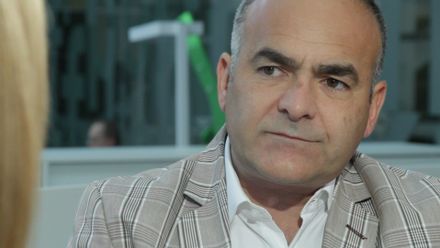 VE ZKRATCE: Nicolas Sarkozy ve vazbě