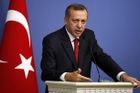 Zákon o genocidě je rasistický, hřímá turecký premiér