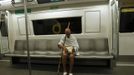 Mahesh Chaturvedi, 63, who dresses up like Mahatma Gandhi, reads a copy of the Bhagavad-Gita, one of Hinduism's most holy books, on a metro train in New Delhi October 2, 2012. Chaturvedi says that the soul of Gandhi resides in him and he has been sent to continue the work of Father of the Nation. After his self proclaimed transformation in 2002 as Gandhi, Chaturvedi has been travelling extensively and plays up to his startling resemblance to Gandhi at protests and demonstrations. Picture taken October 2, 2012. REUTERS/Mansi Thapliyal (INDIA - Tags: SOCIETY TPX IMAGES OF THE DAY) Published: Lis. 26, 2012, 3:57 dop.