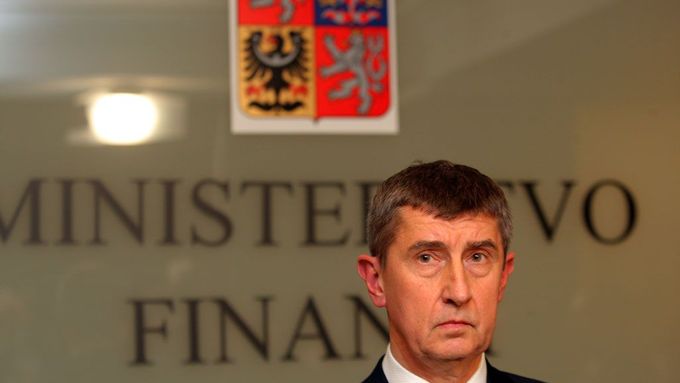 Andrej Babiš při přebírání ministerstva financí.