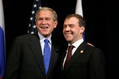 Kreml: Obama je opatrnější než Bush, může ustoupit