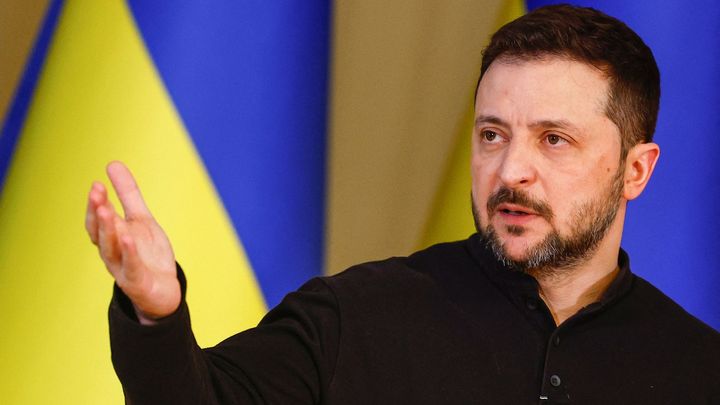 Zelenskyj po Ruskem proklamovaném příměří navrhuje, aby trvalo i po Velikonocích