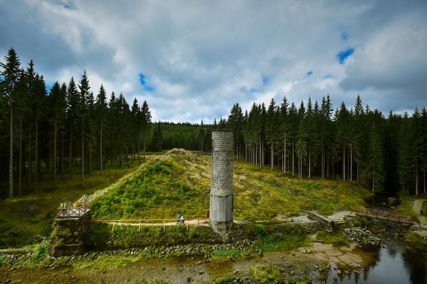 protržená přehrada na bílé desné jizerské hory