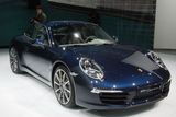 Porsche 911 je díky delšímu rozvoru elegantnější a zřejmě bude ještě lépe jezdit