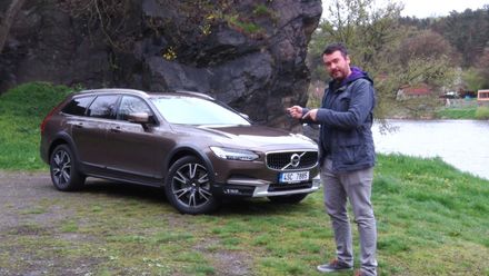 Volvo V90 Cross Country: Testovali jsme všeuměla na cestu i do lesa
