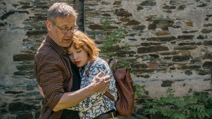 David Matásek a Martina Jindrová v seriálu Bratři a sestry, který na podzim premiérově uvede televize Nova.